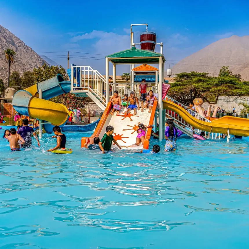 Piscina para niños - Toboganes de Santa Ana